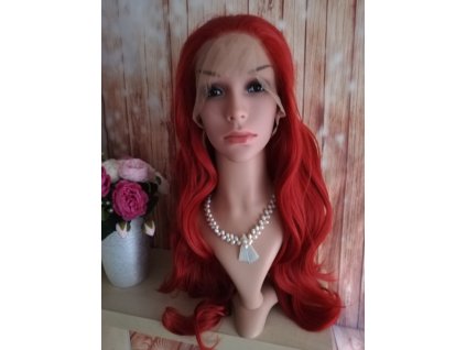 Faith - lace front červená vlnitá parochňa